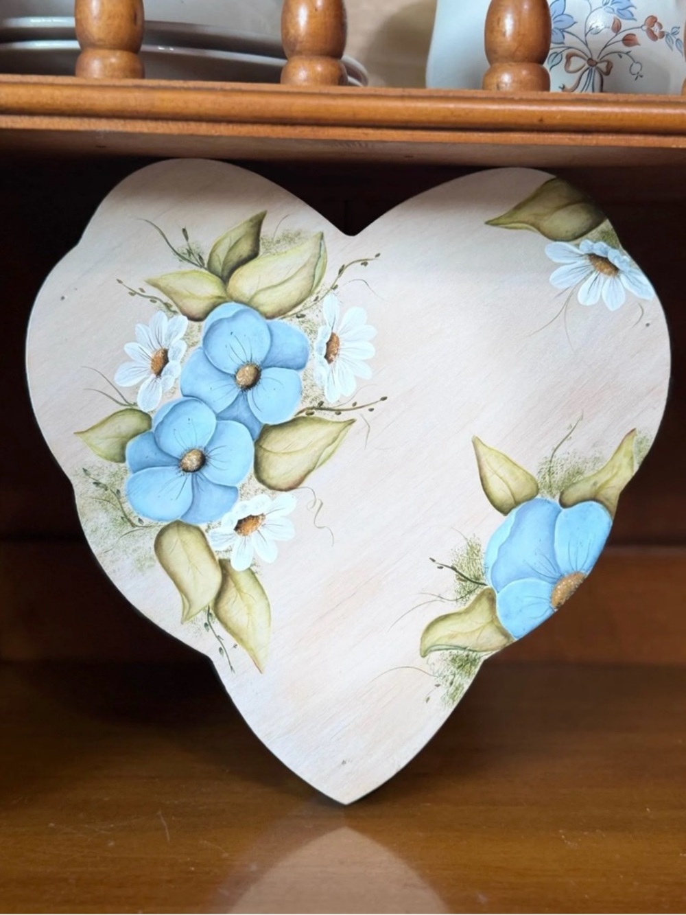 Vintage Wooden Hand Shabby Chic Cottage Painted Heart Decorative / Storage Box